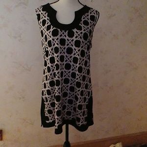 🌺WHBM🌺 sleeveless long shirt